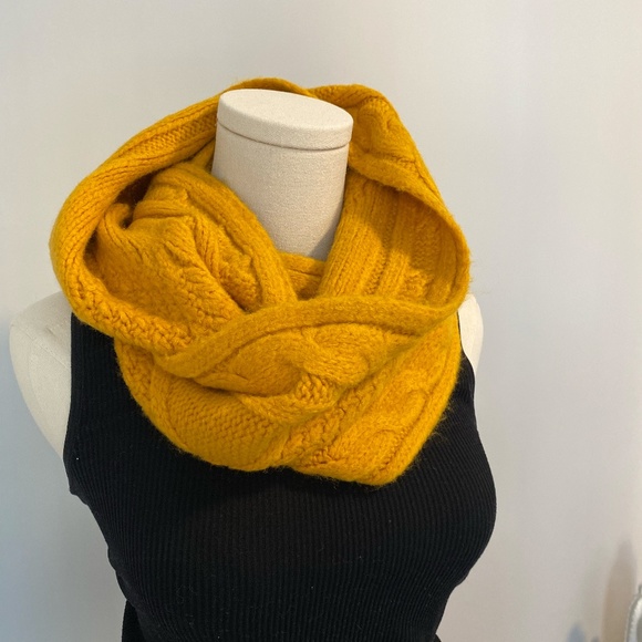 NEW Yellow Infinity Scarf - Picture 2 of 5